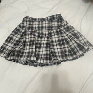 Francesca’s Pleated Plaid Skirt
